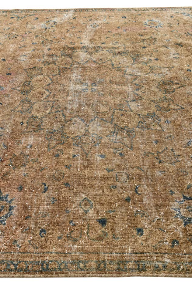 Detail image of 7' 5 x 11' 6 Hand Knotted Ultra Vintage Persian Wool Rug