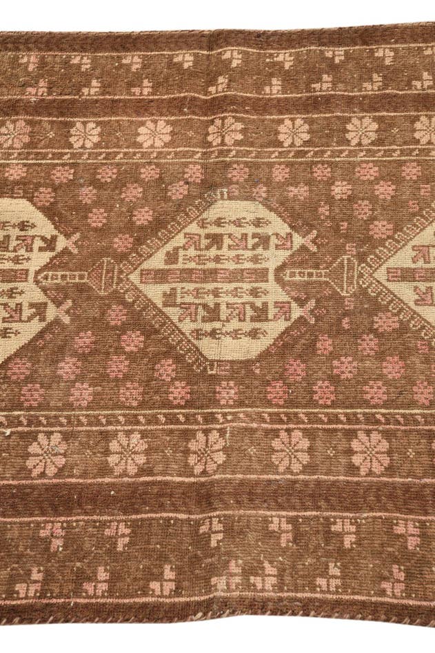 Detail image of 3' x 4' 6 Hand Knotted Ultra Vintage Persian Wool Rug