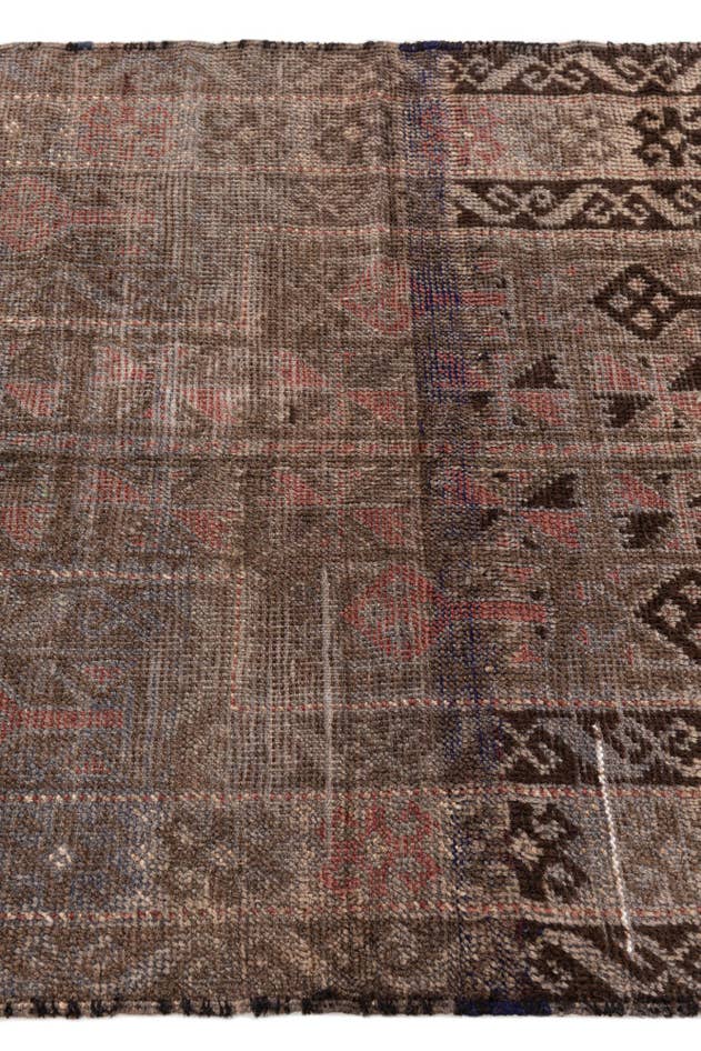 Detail image of 2' 7 x 4' 4 Hand Knotted Ultra Vintage Persian Wool Rug