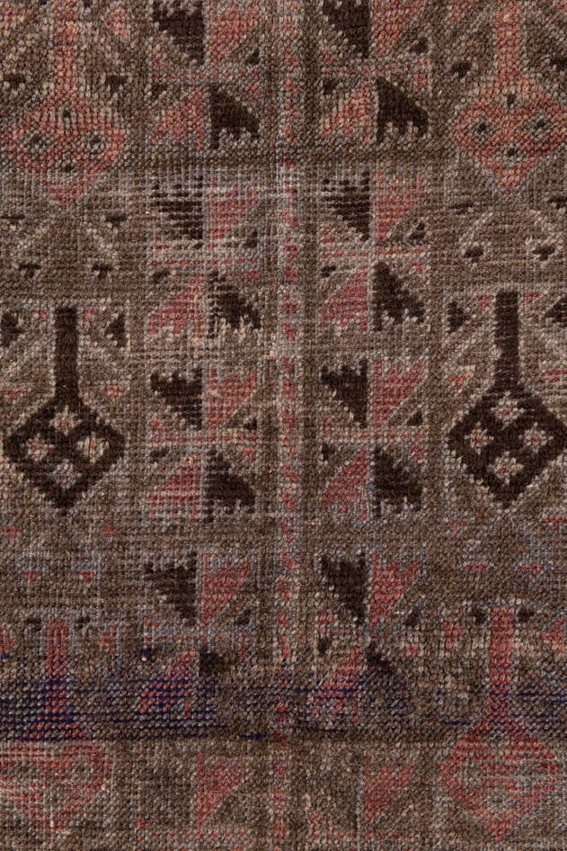 Detail image of 2' 7 x 4' 4 Hand Knotted Ultra Vintage Persian Wool Rug