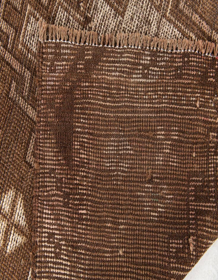 Detail image of 2' 8 x 4' 8  Hand Knotted Ultra Vintage Wool Rug