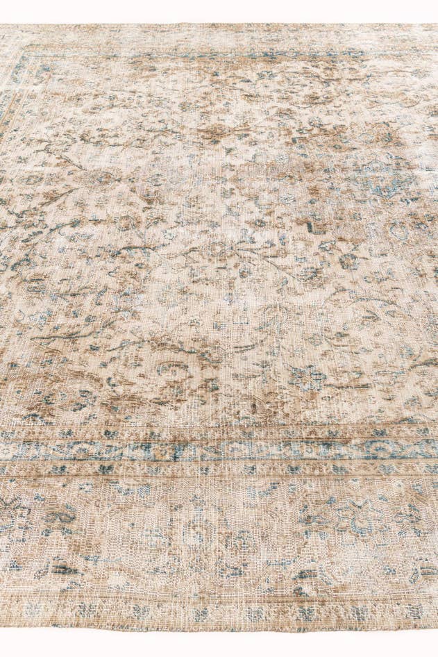 Detail image of 8' 7 x 12' 2 Hand Knotted Ultra Vintage Persian Wool Rug