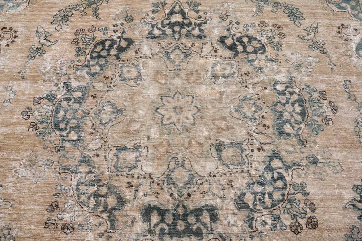 Detail image of 9' x 11' 1 Hand Knotted Ultra Vintage Persian Wool Rug