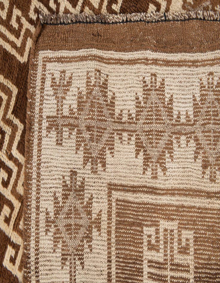 Detail image of 5' 6 x 9' 8  Hand Knotted Ultra Vintage Persian Wool Rug