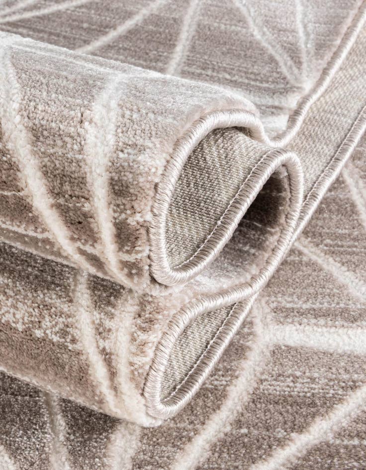 Detail image of Jill Zarin 4' x 6' Uptown Fifth Avenue Rug