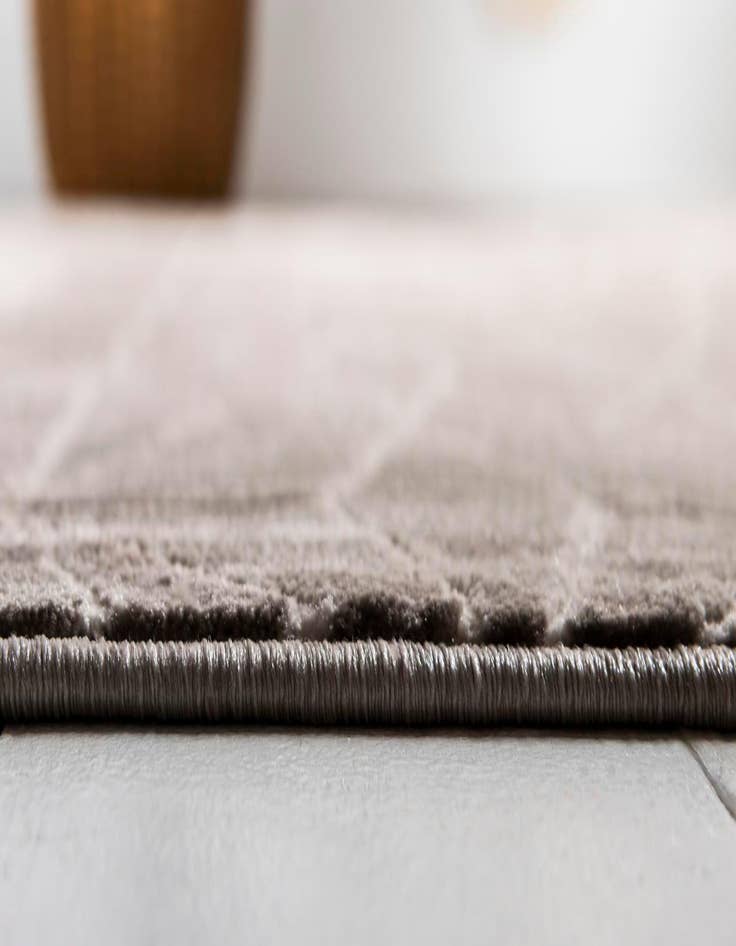 Detail image of Jill Zarin 4' x 6' Uptown Fifth Avenue Rug