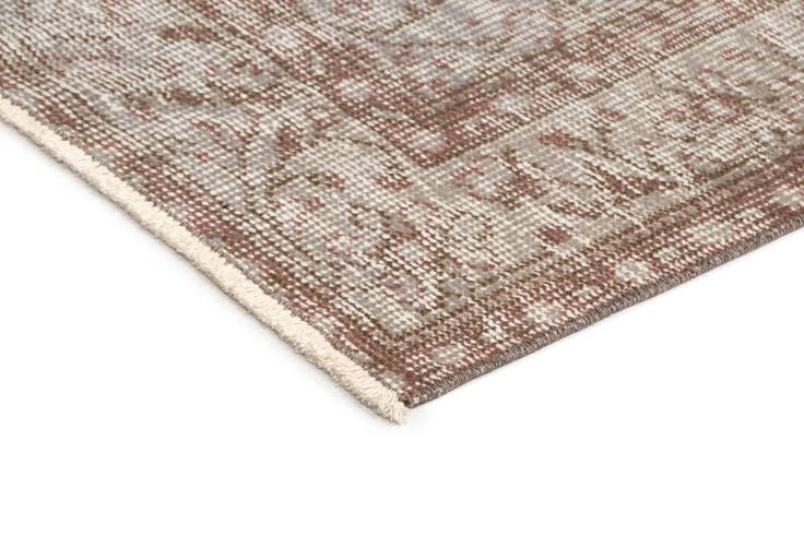 Detail image of 5' 4 x 8' 4 Vintage Royal Rug