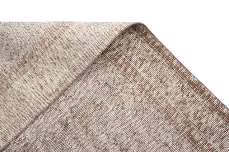 Detail image of 5' 4 x 8' 4 Vintage Royal Rug