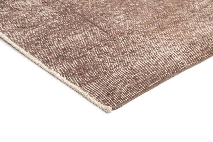 Detail image of 4' 8 x 7' 4 Vintage Royal Rug