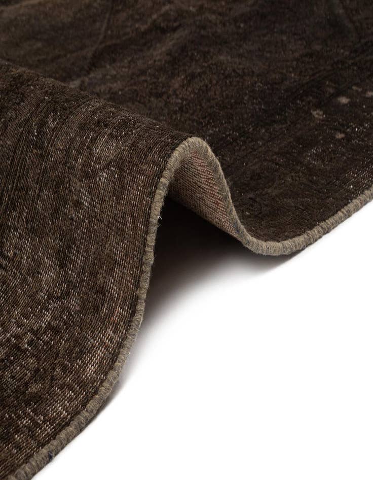 Detail image of 9' 3 x 12' 3 Vintage Royal Rug