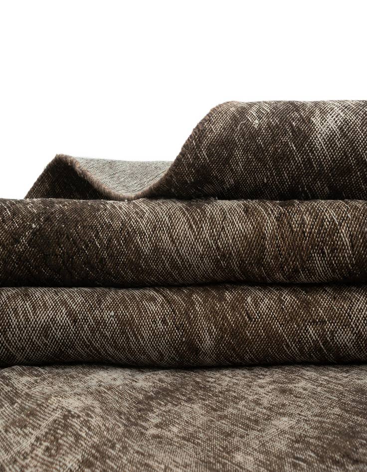 Detail image of 9' 2 x 12' 2 Vintage Royal Rug