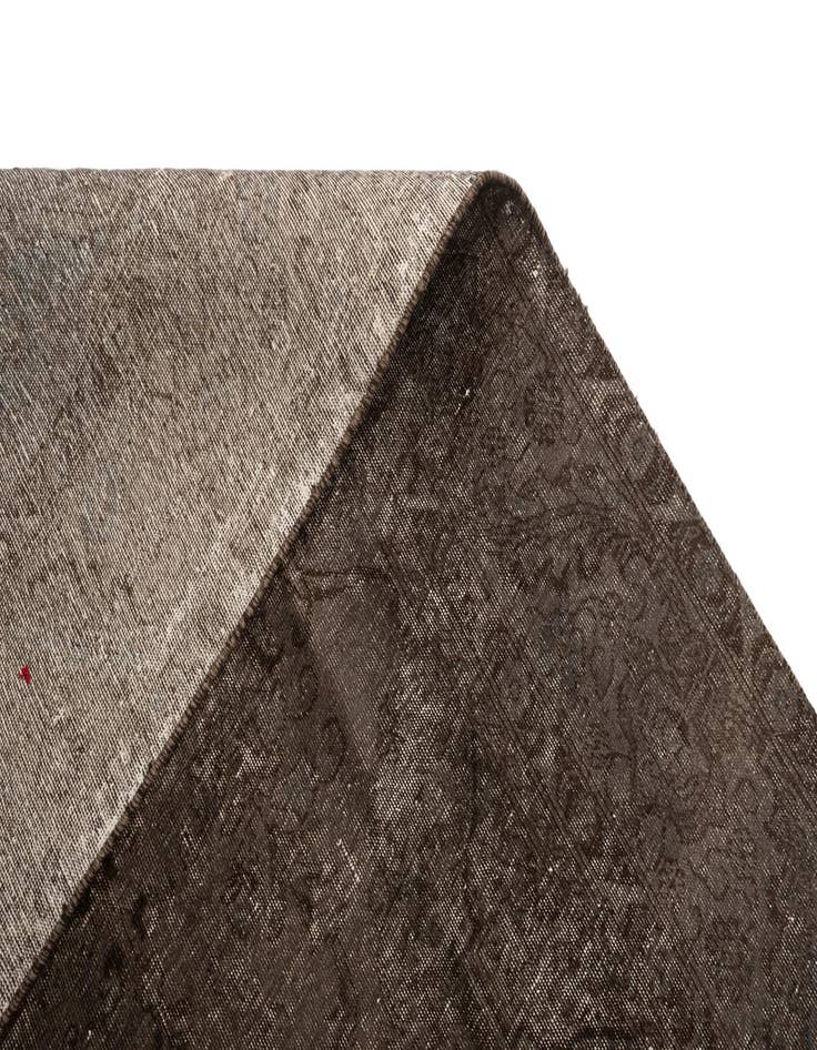 Detail image of 9' 6 x 12' 10 Vintage Royal Rug