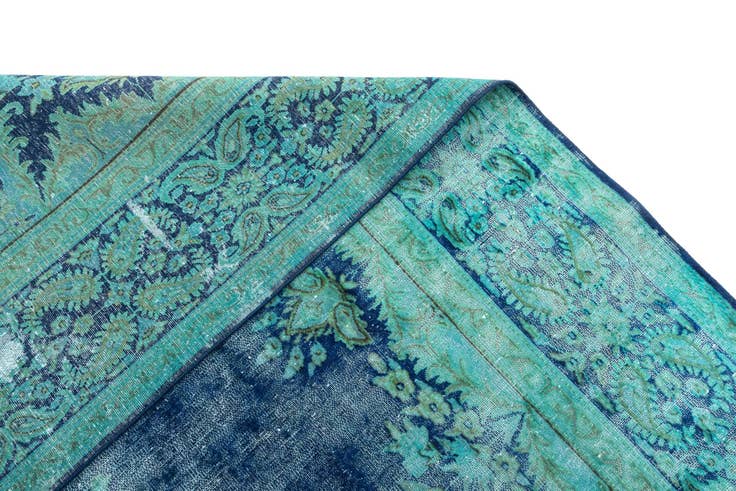 Detail image of 9' 5 x 12' 7 Vintage Royal Wool Rug