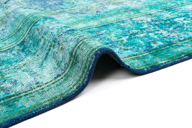 Detail image of 10' x 13' 5 Vintage Royal Wool Rug