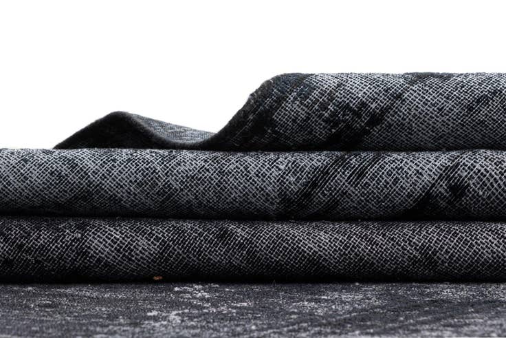 Detail image of 9' 4 x 13' 8 Vintage Royal Wool Rug