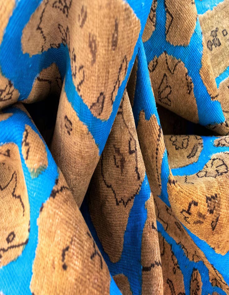 Detail image of 7' 10 x 11' 2 Vintage Royal Wool Rug