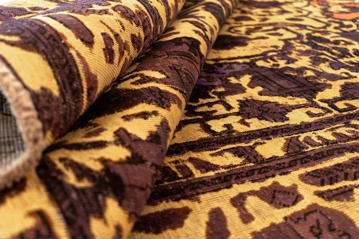 Detail image of 7' 5 x 10' 11 Vintage Royal Wool Rug