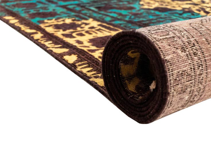 Detail image of 7' 5 x 10' 11 Vintage Royal Wool Rug