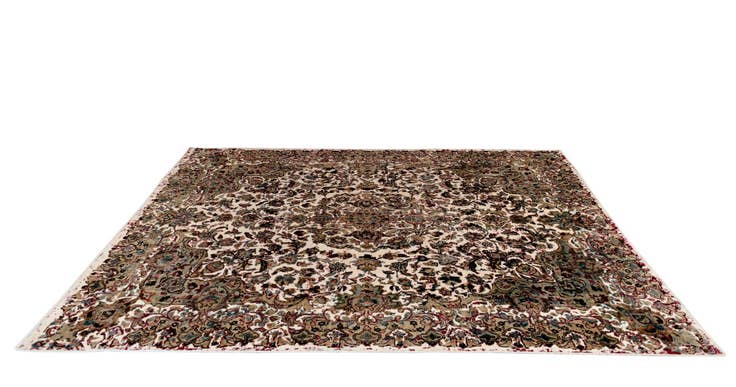 Detail image of 8' 2 x 9' 8 Vintage Royal Wool Rug