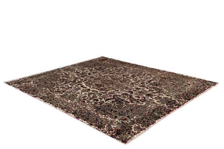 Detail image of 8' 2 x 9' 8 Vintage Royal Wool Rug