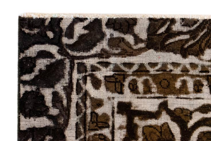 Detail image of 7' 10 x 11' 1 Vintage Royal Wool Rug