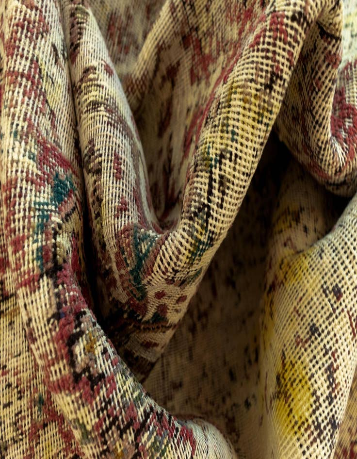 Detail image of 6' 5 x 9' 4 Vintage Royal Wool Rug