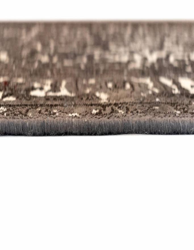 Detail image of 6' 4 x 9' 8 Vintage Royal Wool Rug