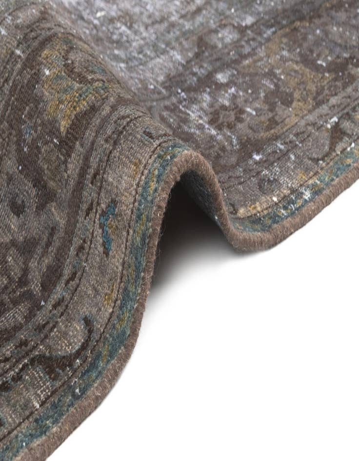 Detail image of 8' 11 x 12' 2 Vintage Royal Rug