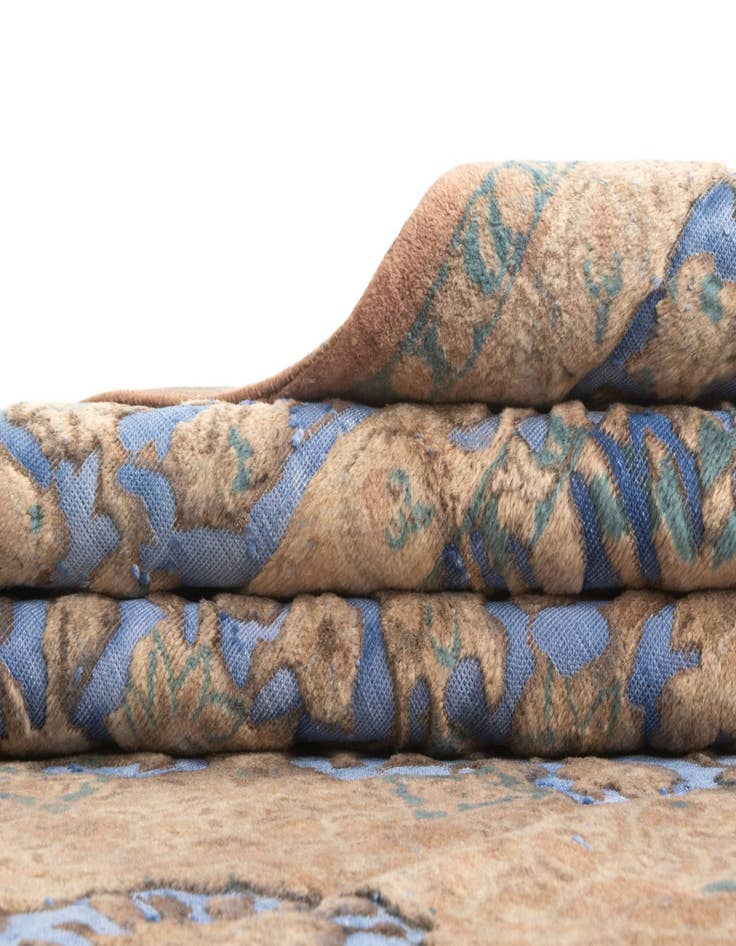 Detail image of 9' 6 x 13' 1 Vintage Royal Rug