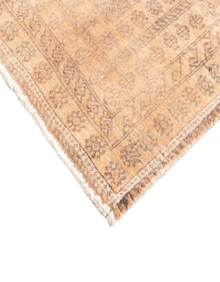 Detail image of 4' 3 x 6' 11 Vintage Royal Rug