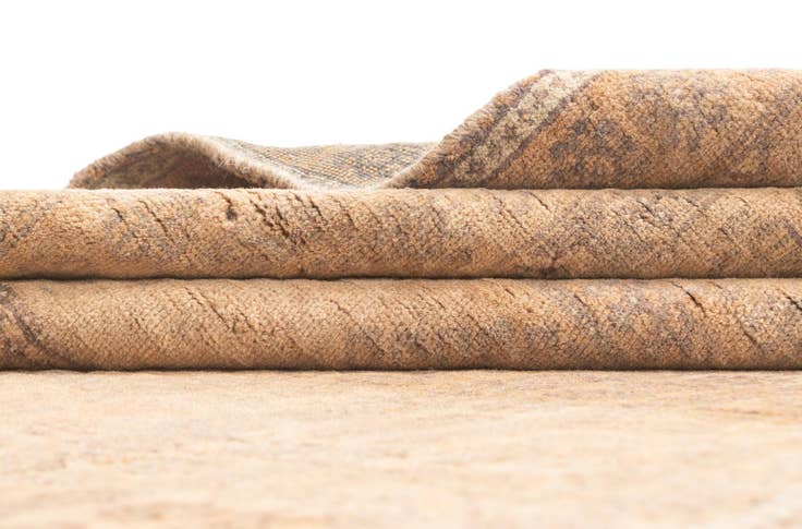 Detail image of 4' 3 x 6' 11 Vintage Royal Rug