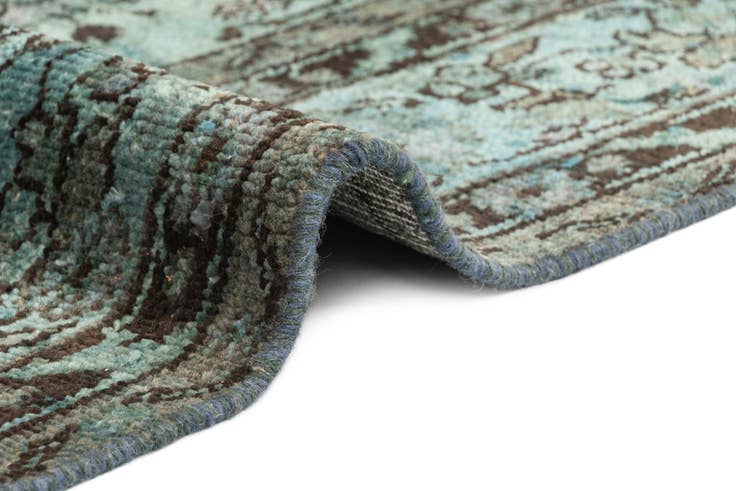Detail image of 6' 9 x 12' 10 Vintage Royal Rug