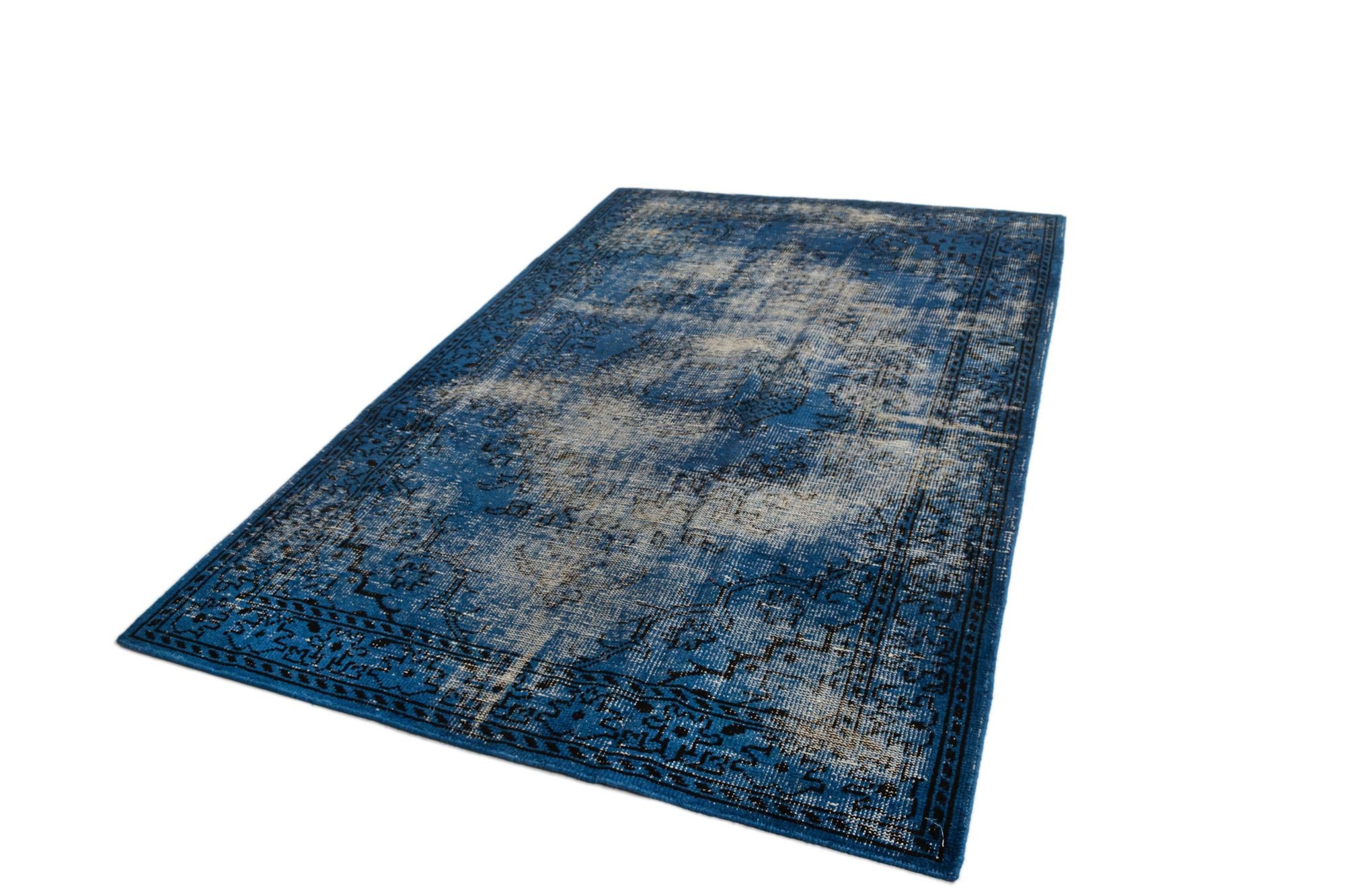 5' 10 x 9' 1 Vintage Rug