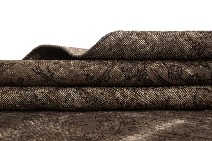 Detail image of 5' 8 x 8' 11 Vintage Rug