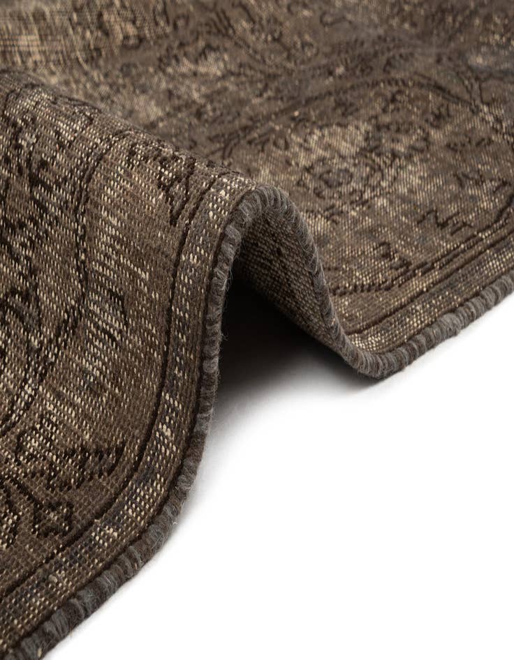 Detail image of 5' 8 x 8' 11 Vintage Rug