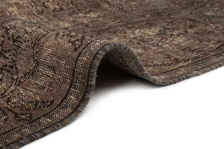 5' 8 x 8' 11 Vintage Rug