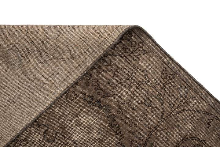 5' 8 x 8' 11 Vintage Rug
