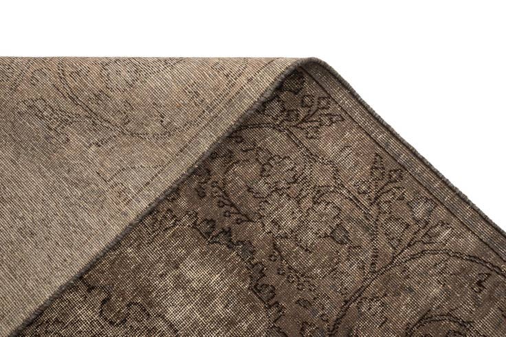 Detail image of 5' 8 x 8' 11 Vintage Rug
