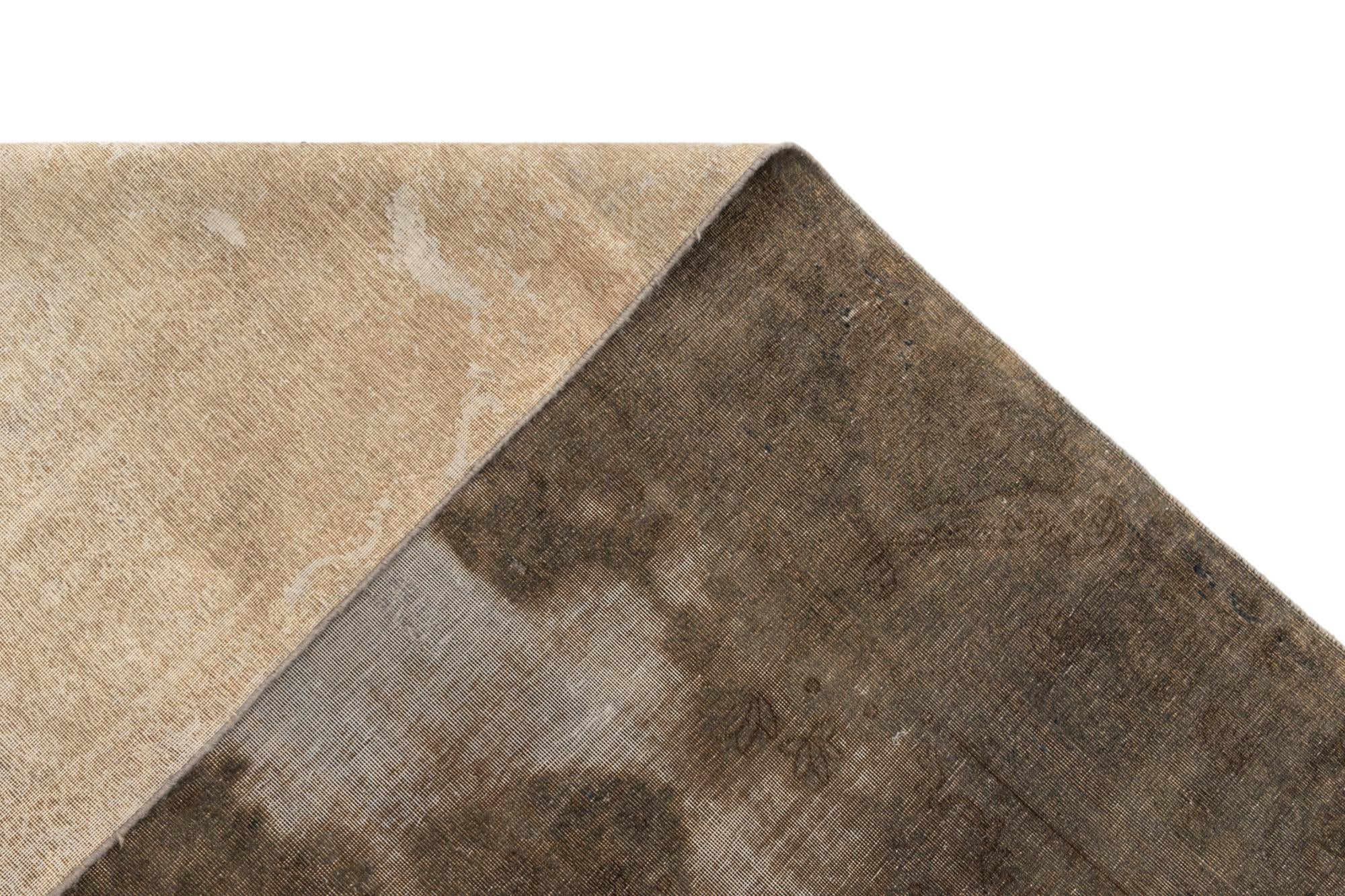 7' x 10' 6 Vintage Wool Rug