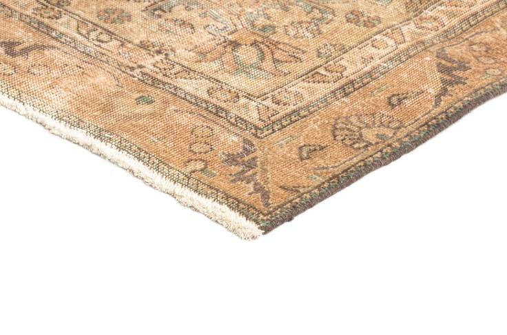 Detail image of 4' 2 x 5' 10 Vintage Rug