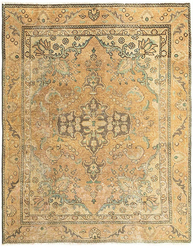 Detail image of 4' 2 x 5' 10 Vintage Rug