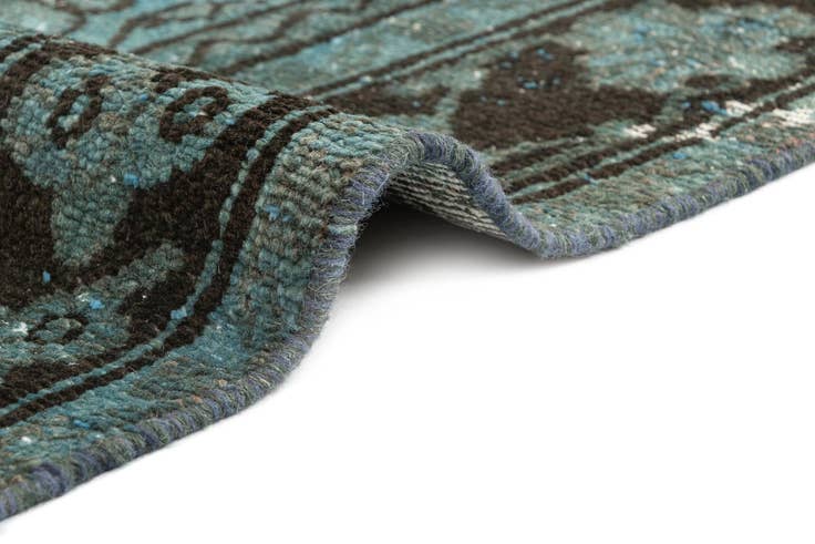 Detail image of 6' 7 x 9' 3 Vintage Rug