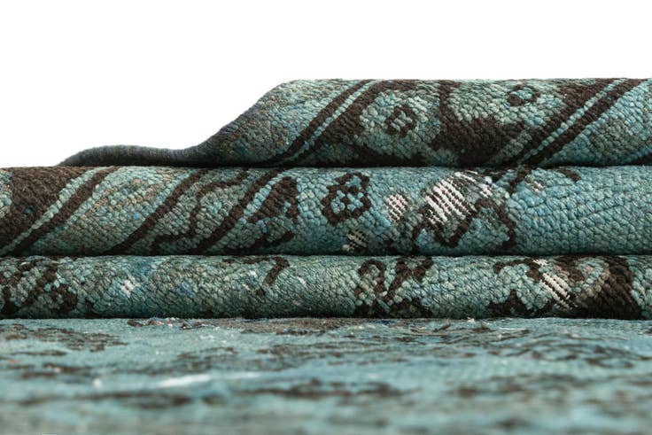 Detail image of 6' 7 x 9' 3 Vintage Rug