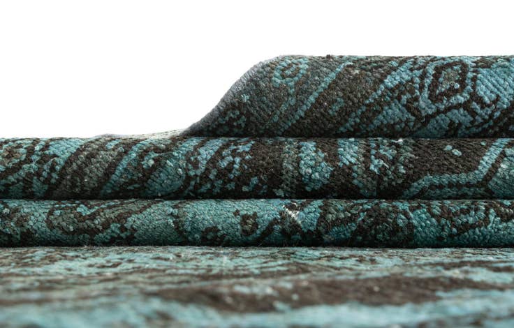Detail image of 6' 5 x 9' 4 Vintage Rug
