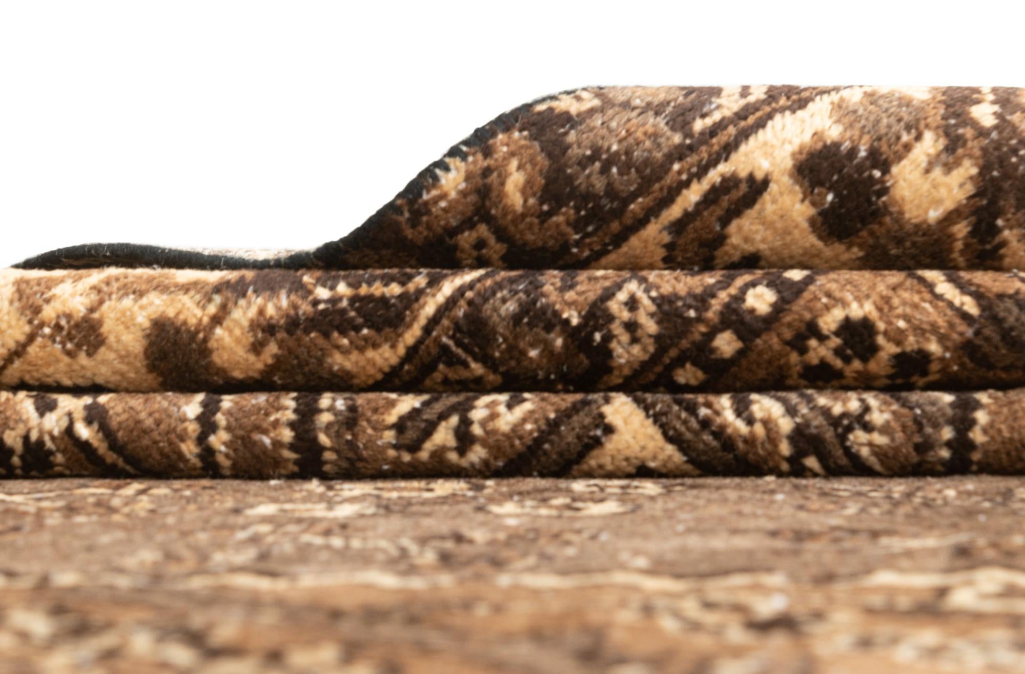 7' 7 x 10' 10 Vintage Rug