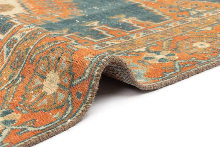 Detail image of 6' 10 x 10' 1 Viss Wool Rug