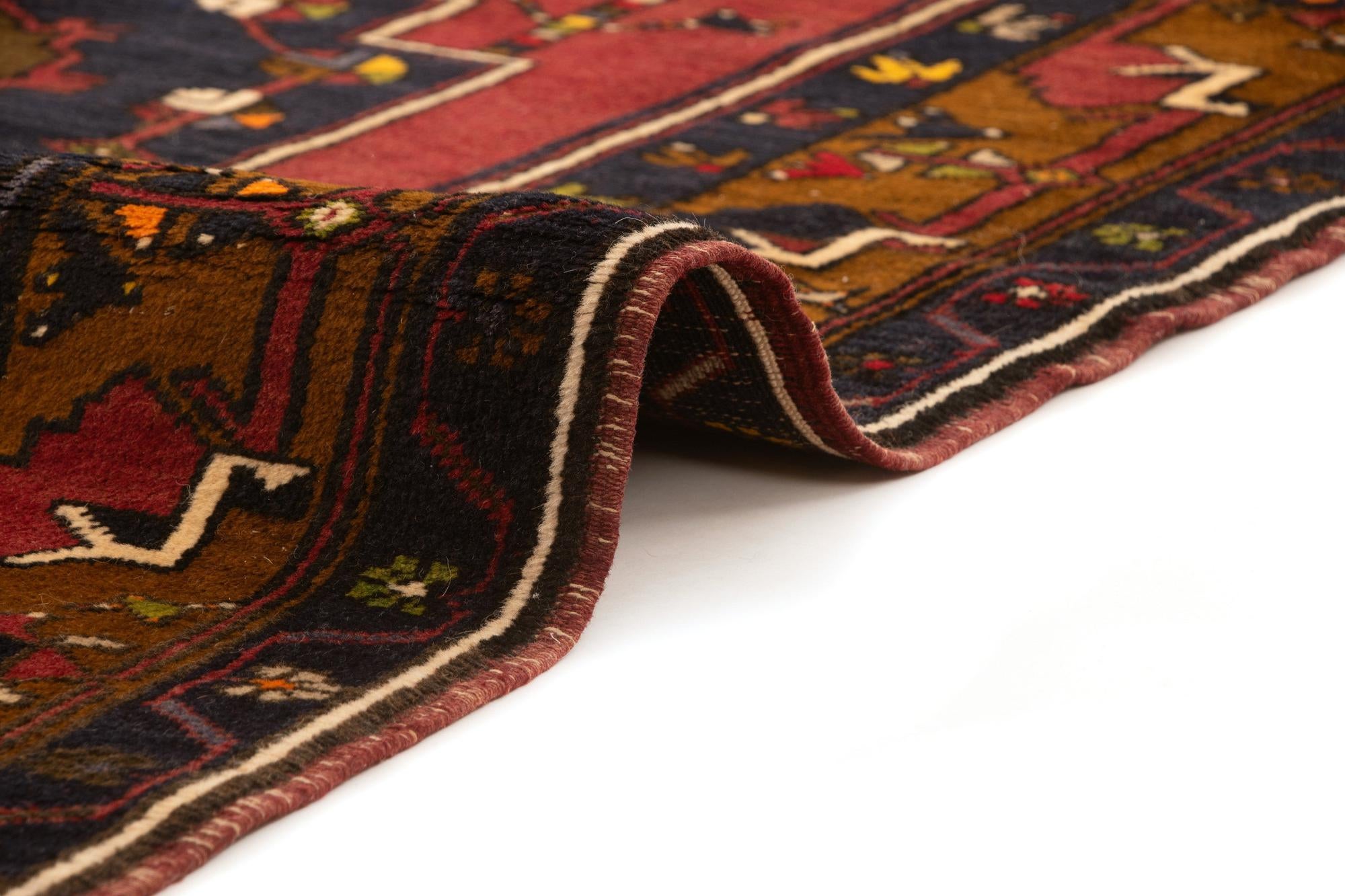 3' 10 x 6' 11 Yahyali Rug