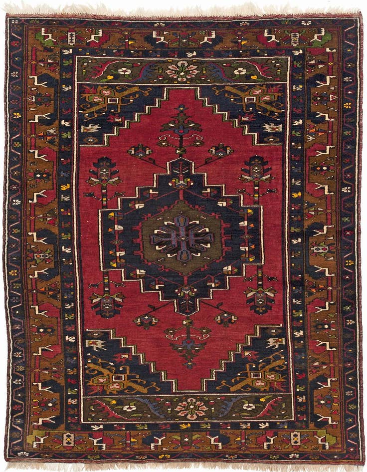 Detail image of 3' 10 x 6' 11 Yahyali Rug