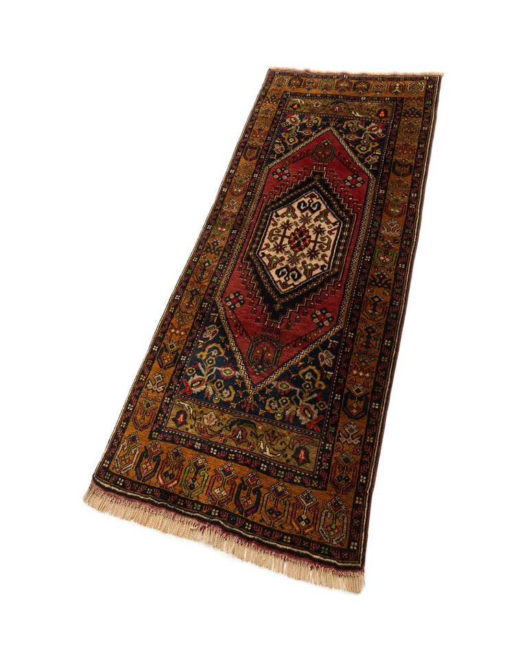 Detail image of 3' 3 x 6' Yahyali Rug