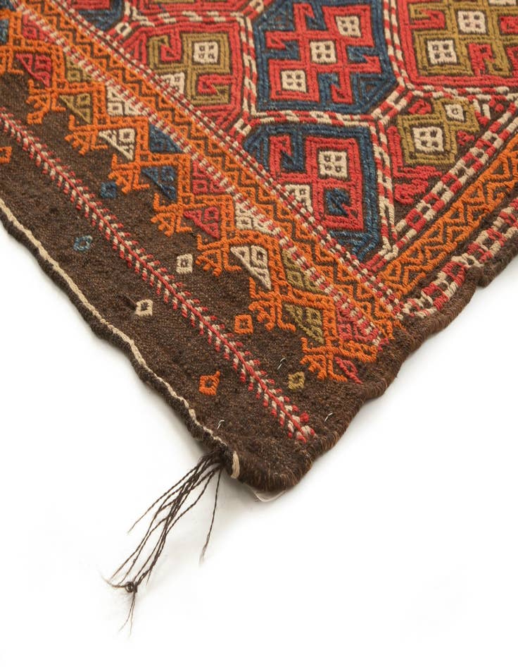 Detail image of 4' 2 x 5' 10 Yuruk Rug